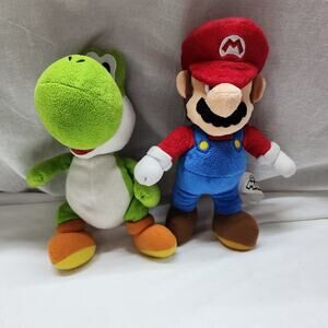 Nintendo Super Mario and Yoshi 10 inch plush b46